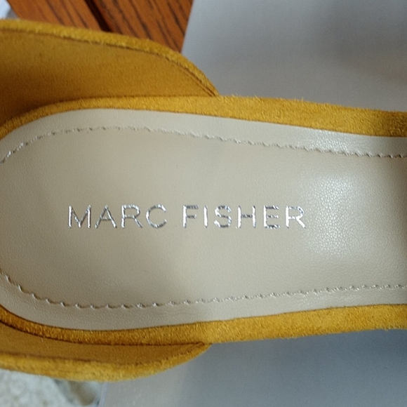 NWT Marc Fisher wedged sandals. Size 7 - Picture 3 of 9